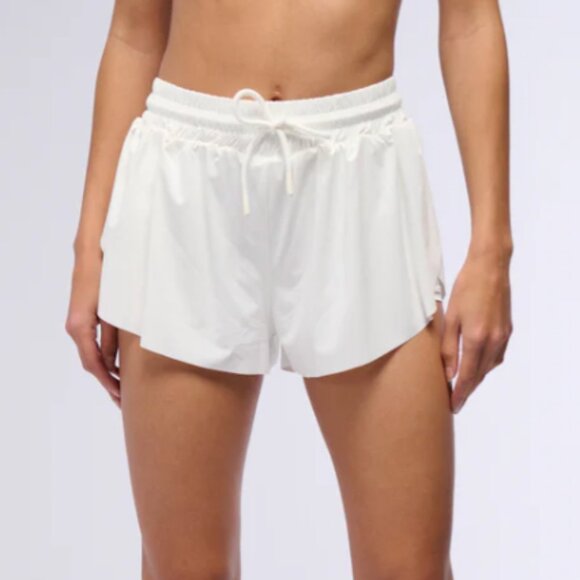 Callie Lives Stasia Free Spirit AKIRA White Loungewear Athleisure Shorts L - Picture 9 of 11